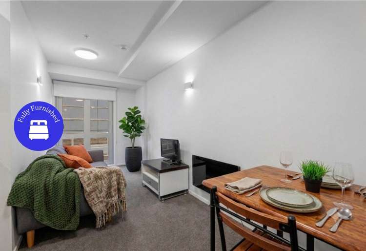 1P/135 Victoria Street West_0