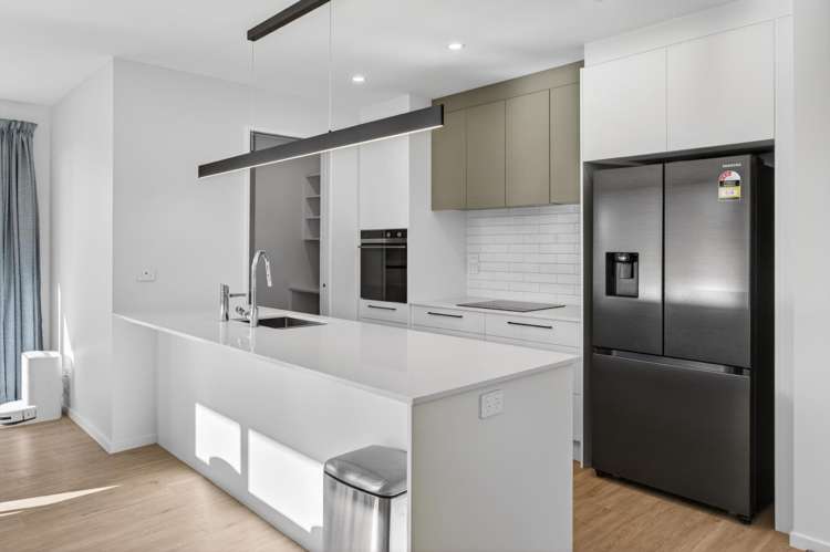 10 Longfields Road_5