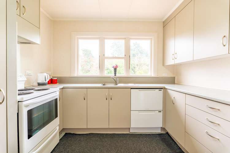 6 Hughes Street Waimate_13