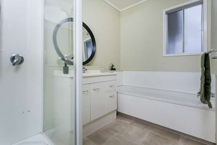 2/4 Coronation Road Glenfield_12