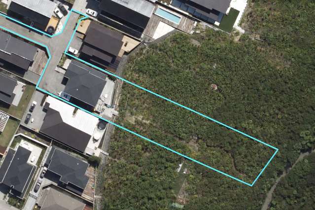1,672sqm Land with Private Walkway!
