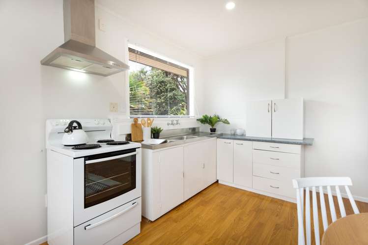 25 Waihemo Street Waitangirua_3