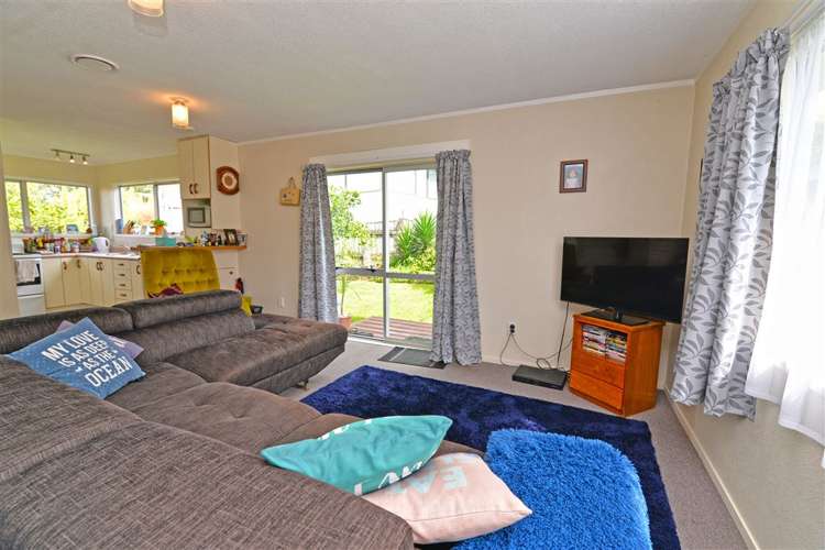 2/4 Wickstead Place Massey_12