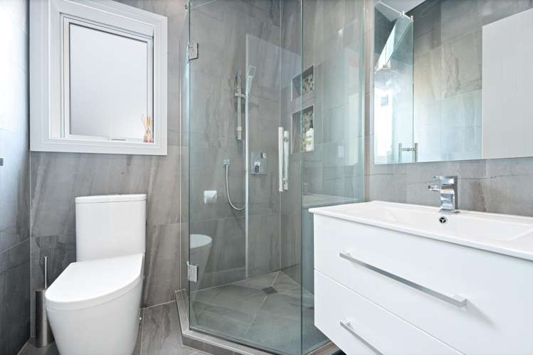 129 Riverpark Crescent Henderson_7