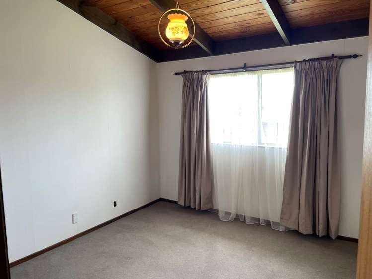 360 Royal Road Massey_9