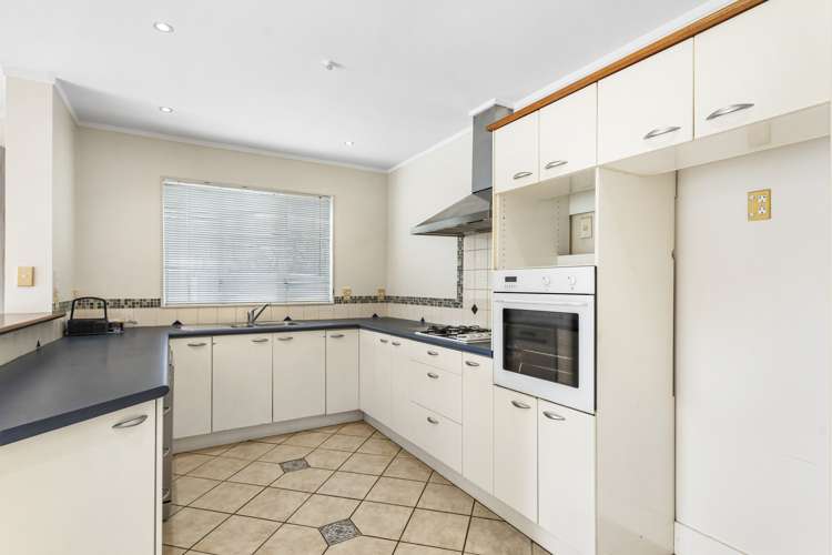 2/17 Maungarei Road Remuera_7