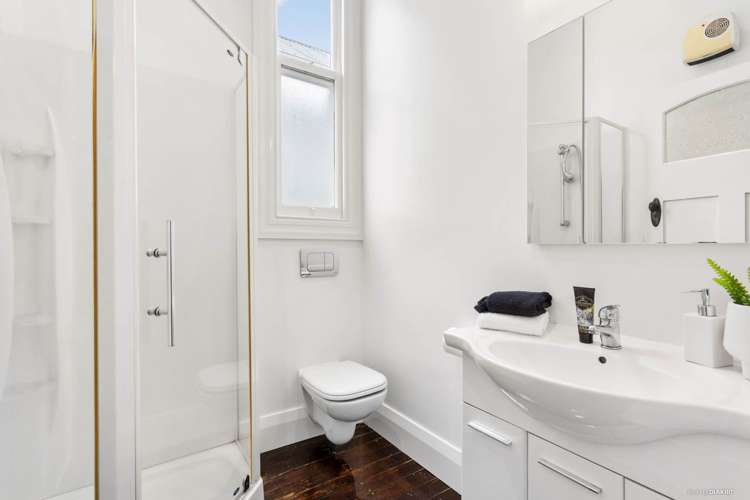 27 Rocklands Avenue Mount Eden_17