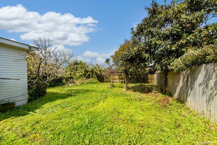 3196 Great North Road New Lynn_13