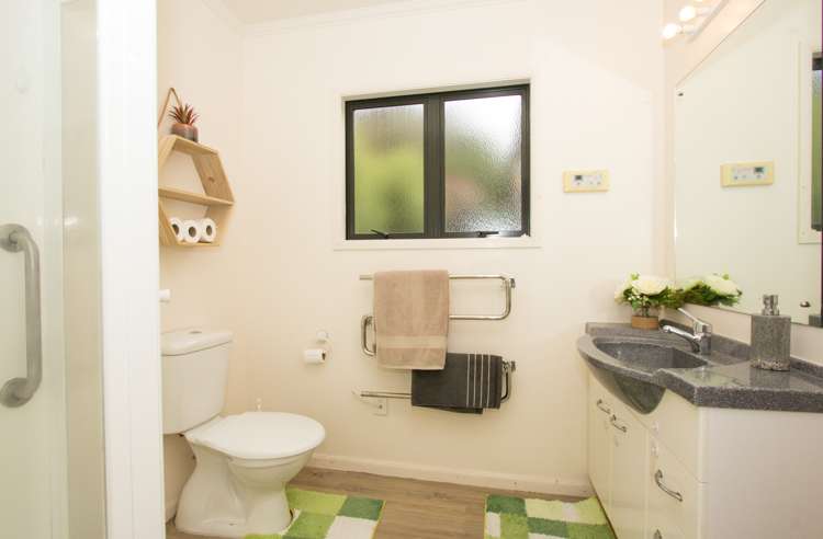 16 Wantwood Grove Churton Park_8