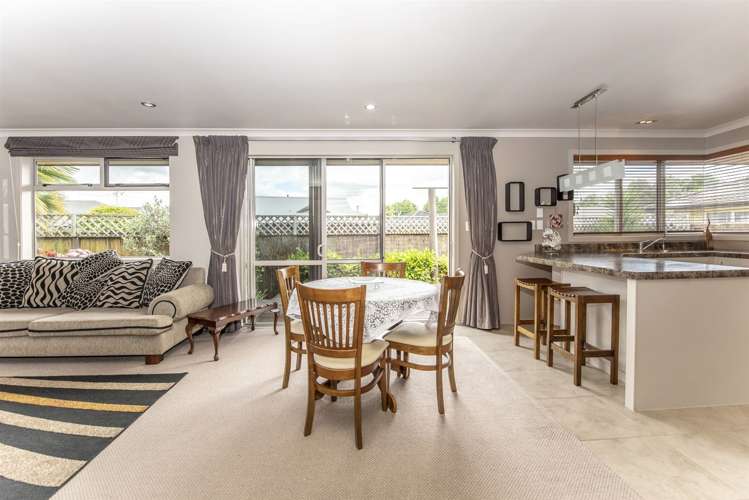 14/2 Grace Avenue Leamington_2