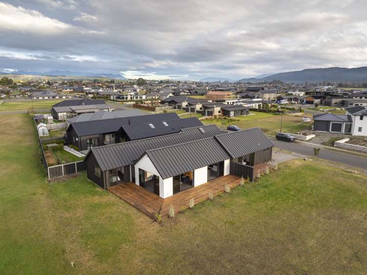 60 Takitimu Avenue Te Anau_38