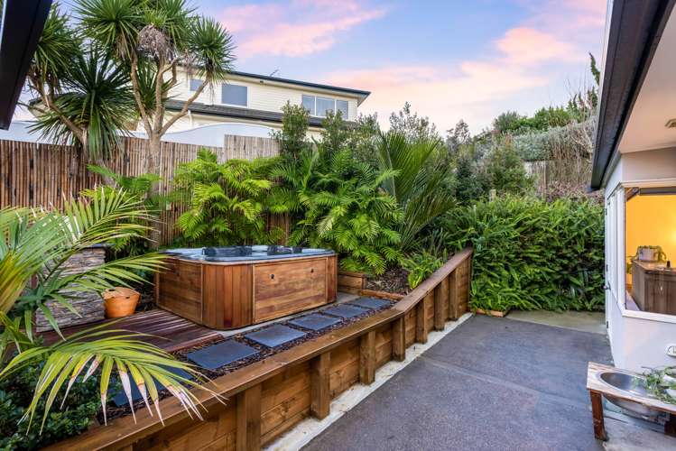 25 Esther Place Red Beach_16