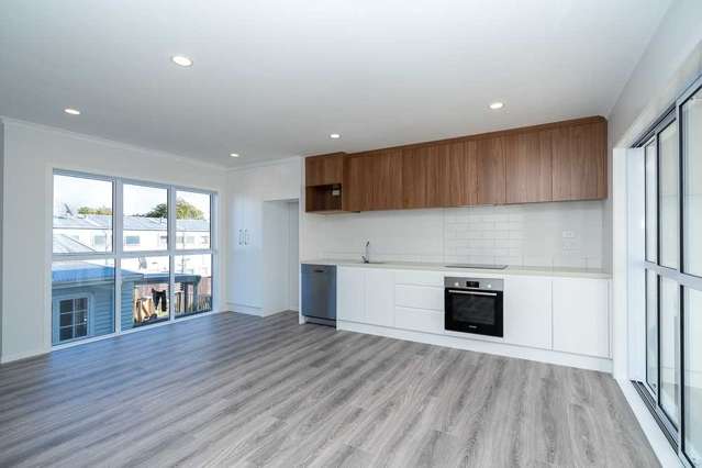 2/4 Palmerston Street Hamilton Central_1