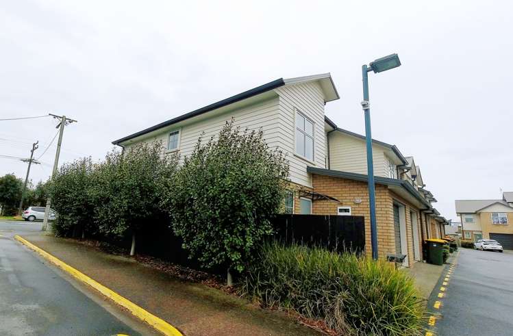 1 Chiefs Court Hamilton East_13