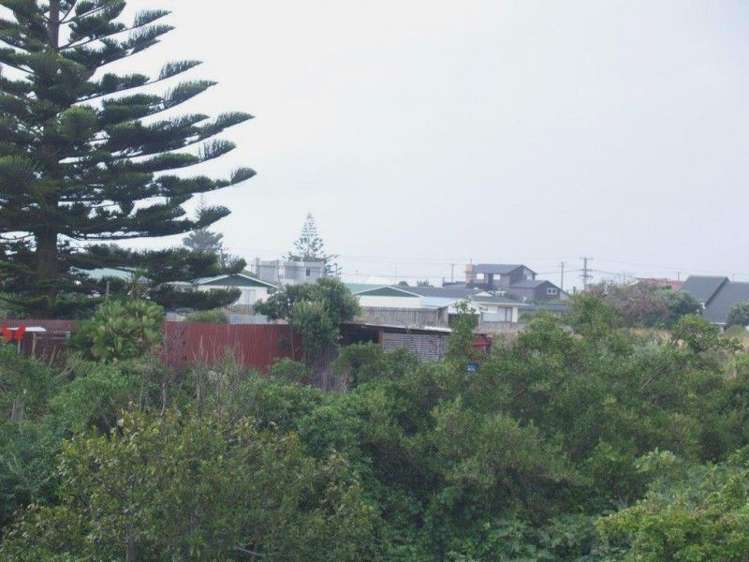 22 Koromiko Street Otaki Beach_15