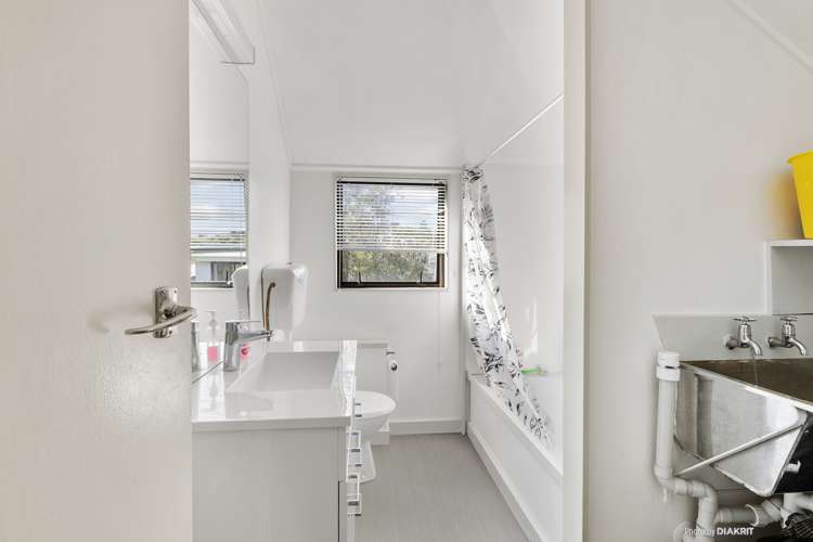 128 Akaroa Drive Maupuia_5