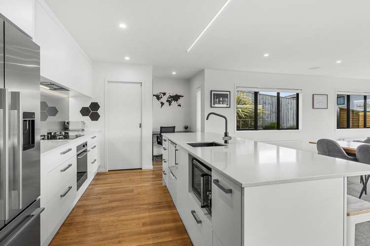 168 Endeavour Drive Whitby_5