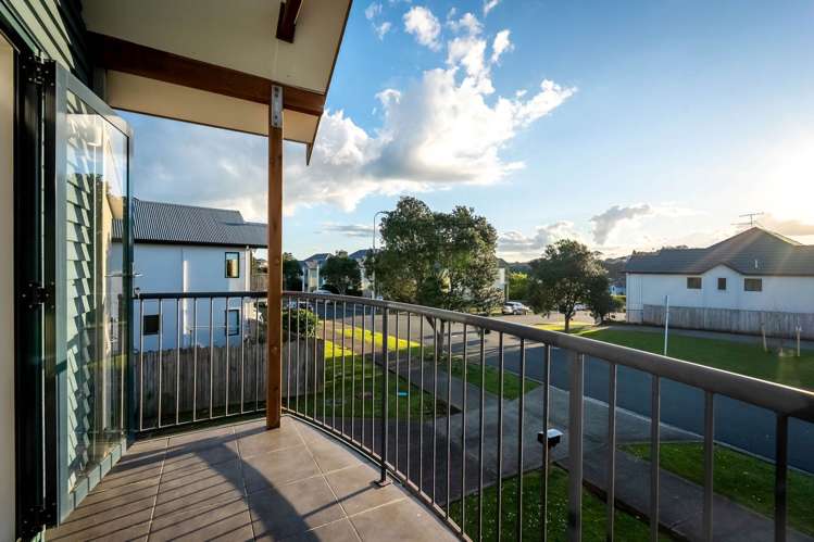 86 Fields Parade Oteha_24