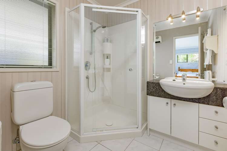 11 Norm Pellow Drive Manurewa_13