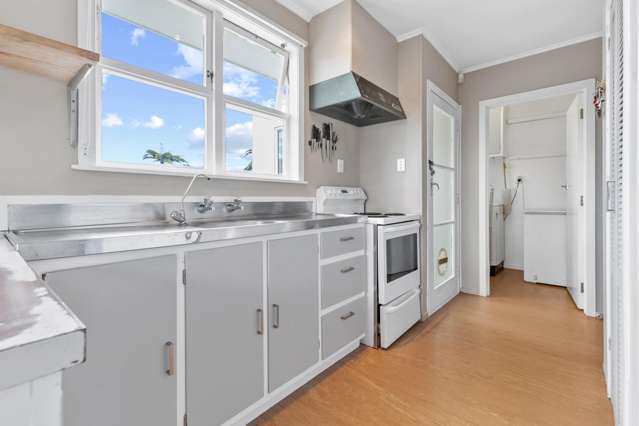 14 Riverpark Crescent Henderson_4