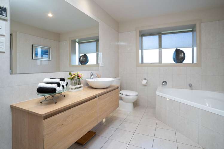 25 Deloraine Street Somerfield_17