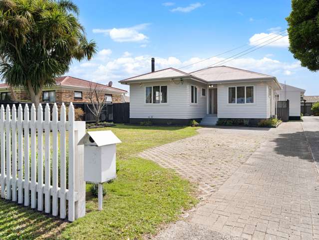 Stylish Renovated Home + Legal Studio Bonus