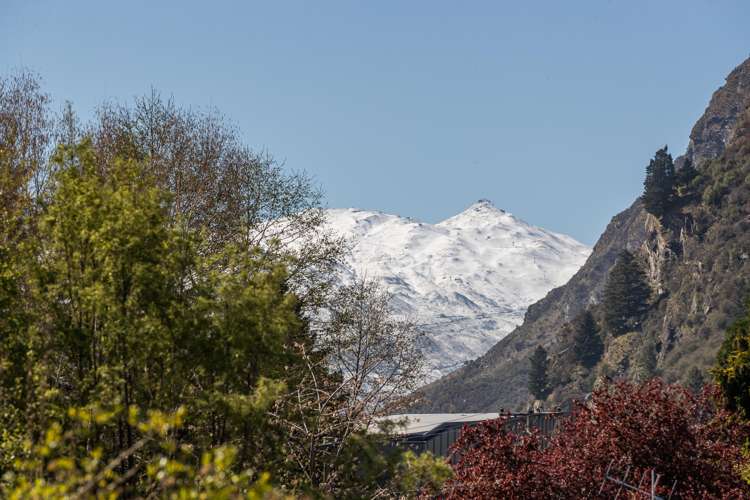 37 Man Street Queenstown_31