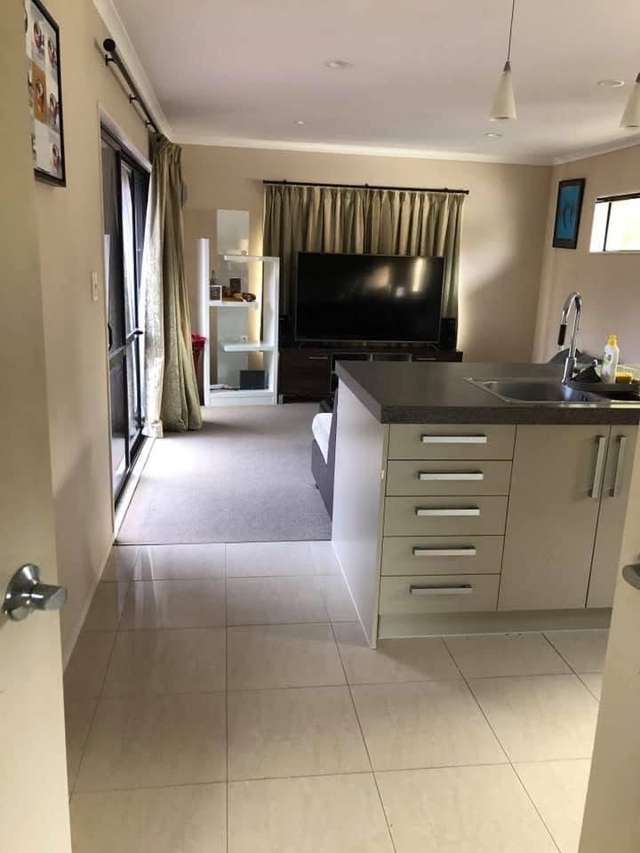 9 Multose Drive Flat Bush_4