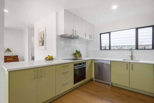 12B Helicon Place Totara Vale_4