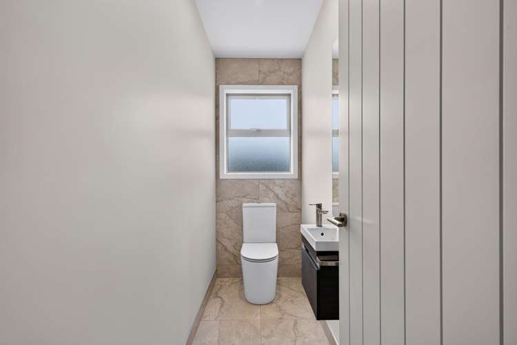 1/11 West Place Greenmeadows_15