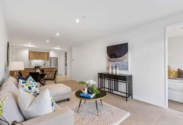 Near New 1-Bed + Study Apartment - Sleeps 4!