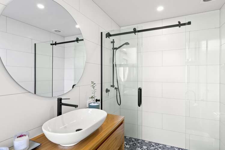 32 Falconer Rise Jacks Point_14