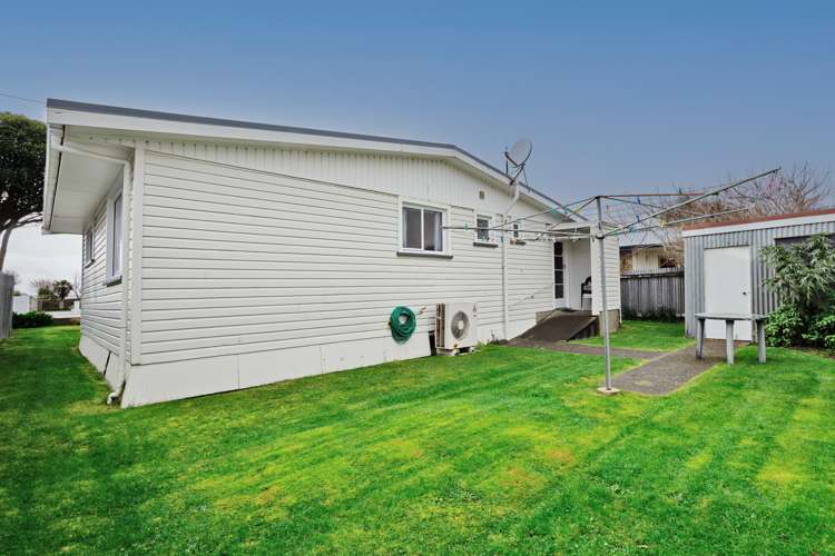 86 Racecourse Road Glengarry_13