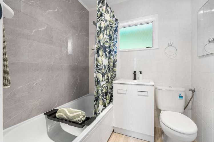 1/29 King Richard Place Browns Bay_11