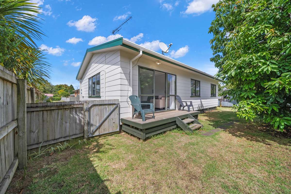 2/8 Freyberg Crescent_0