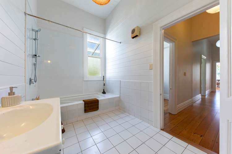 29 Landing Road Titirangi_14