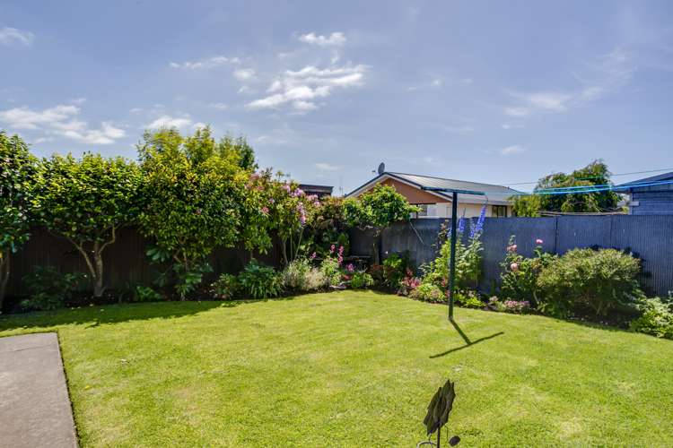 2/105 Le Cren Street Seaview_13