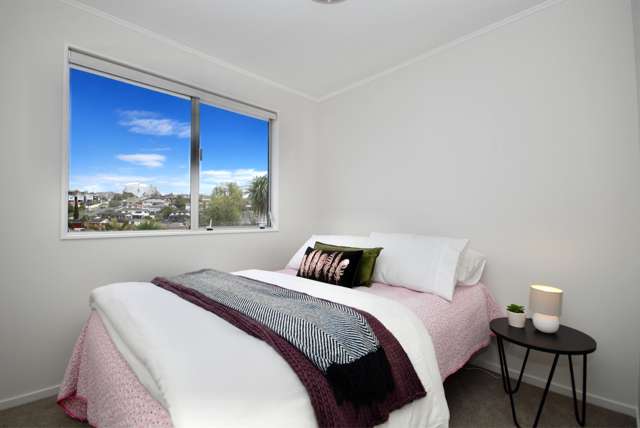 1/17 Athena Drive Totara Vale_4