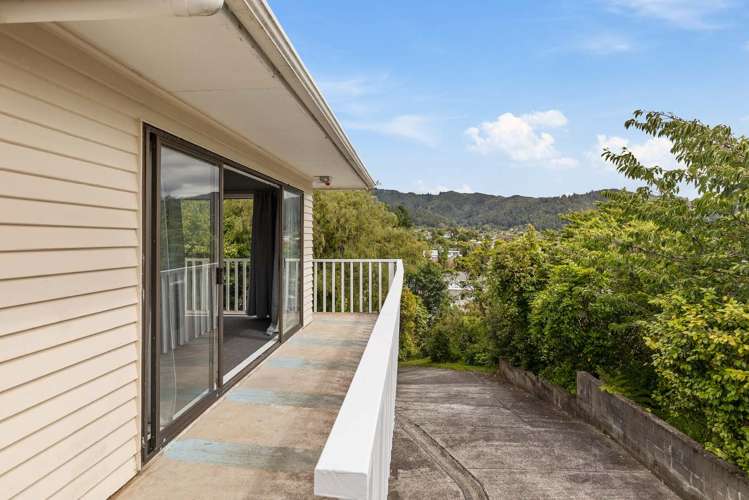 13 Morrison Grove Stokes Valley_12