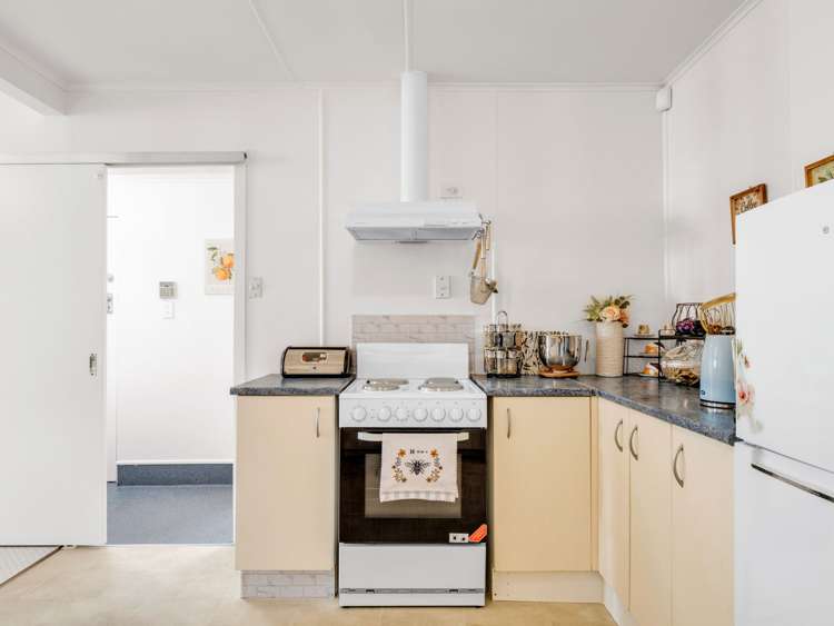 21 Elliott Crescent Owhata_4