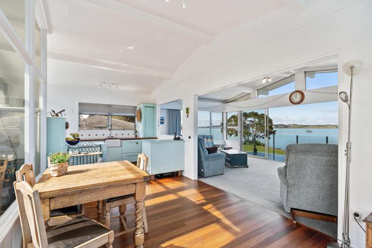 6 Waikaraka Beach Road_0