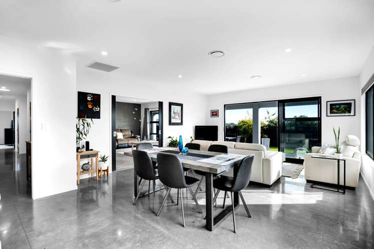 4 Cessna Lane Glen Avon_10