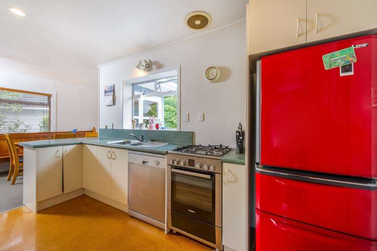 21 Royal View Road Te Atatu South_7