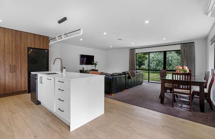 4/229 Curraghs Road Weedons_6