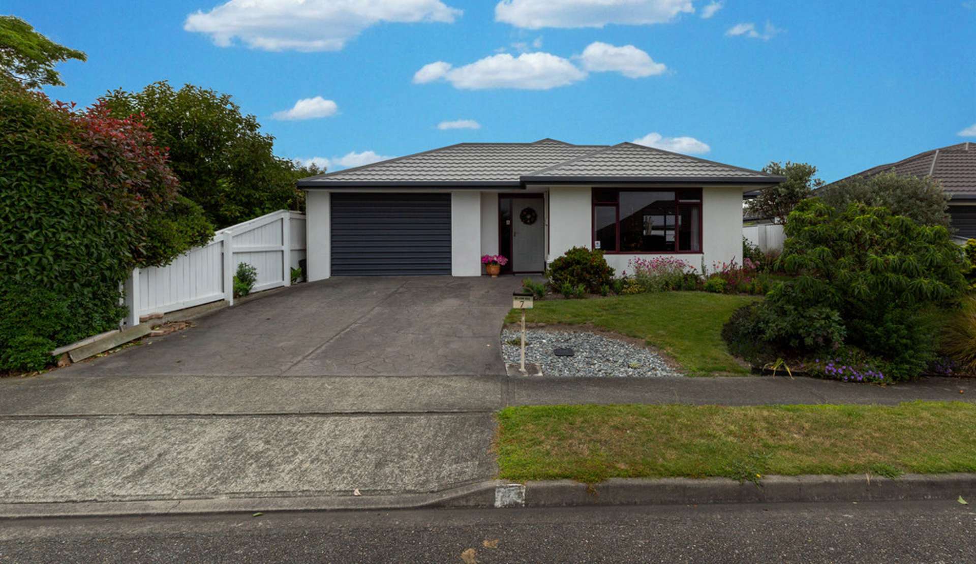 7 Mary Ann Muller Crescent Stoke_0