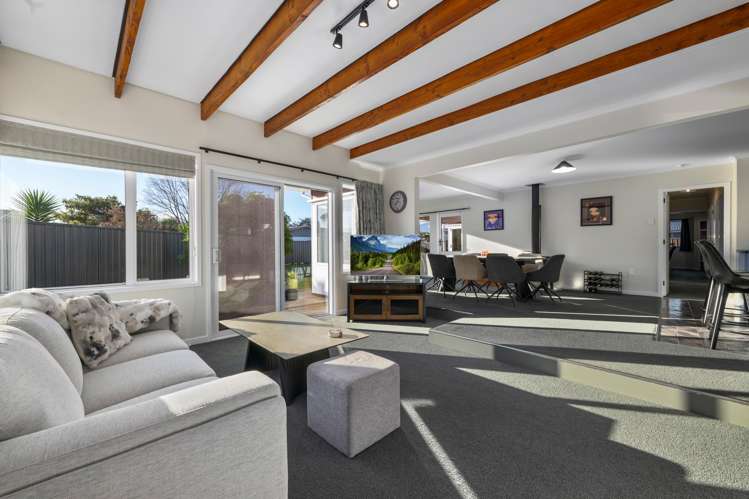 26 Newbourne Crescent Redwoodtown_5