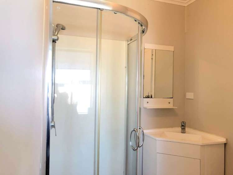 9/3 Rocklands Avenue Mt Eden_3