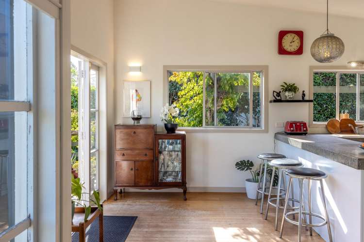 42 Tahatai Road Oneroa_17