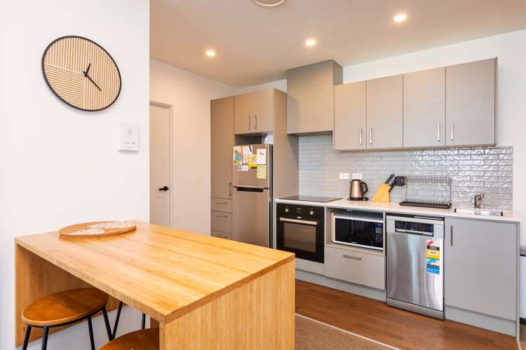 711/147 Victoria Street West_1