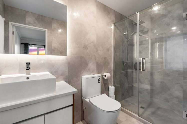 68 Castlebane Drive Flat Bush_13